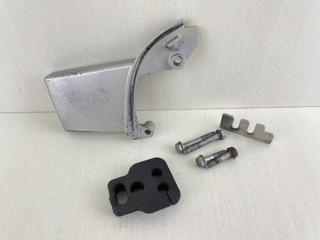 Honda 25 30 HP 4 Stroke Outboard Case Cable Cover Plate 40151-ZV7-000ZA