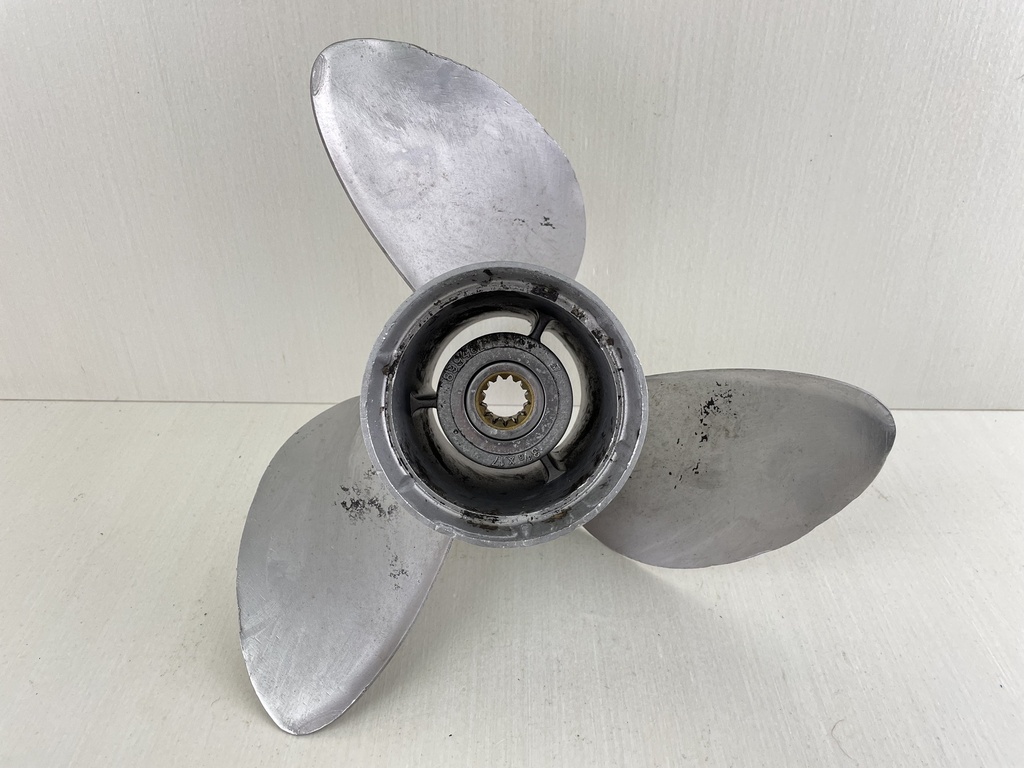 Evinrude Johnson Propeller Prop 13 3/8 x 17 3 Blade RH 0389948