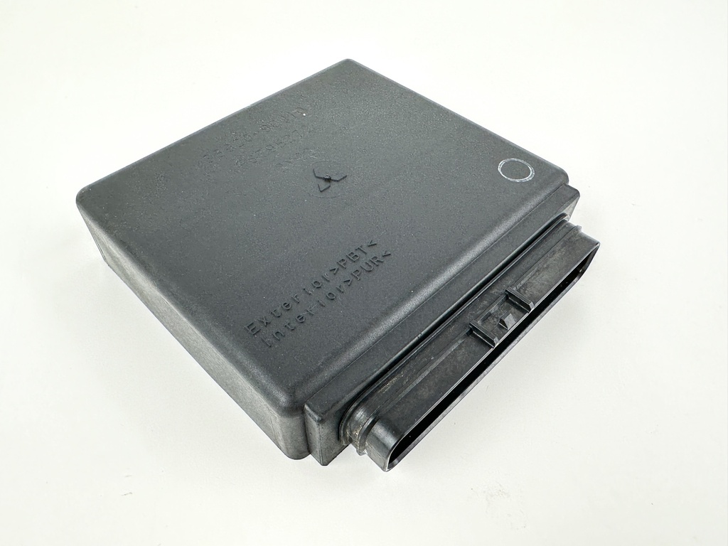 2002 Suzuki 115 HP 4 Stroke Outboard Engine Control Unit ECU 33920-90J10 OEM