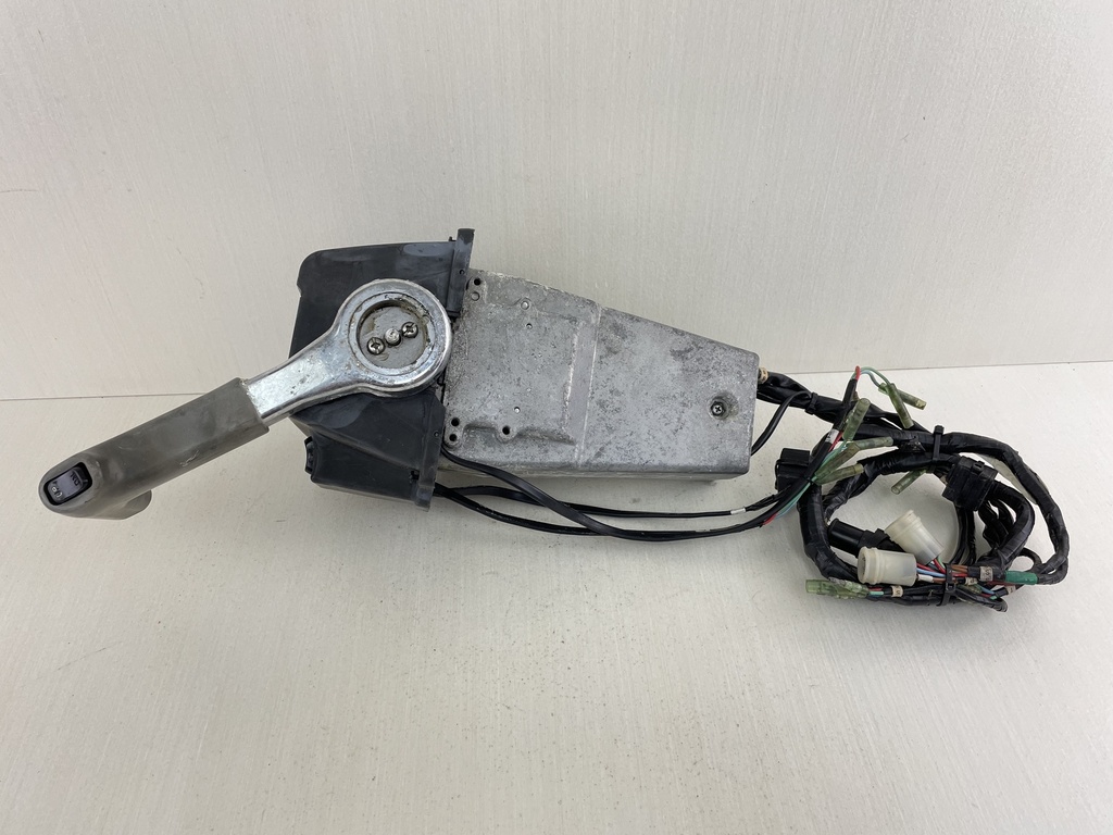 Twin Yamaha 704 Control Box Top Mount Binnacle - 1 Missing Lever