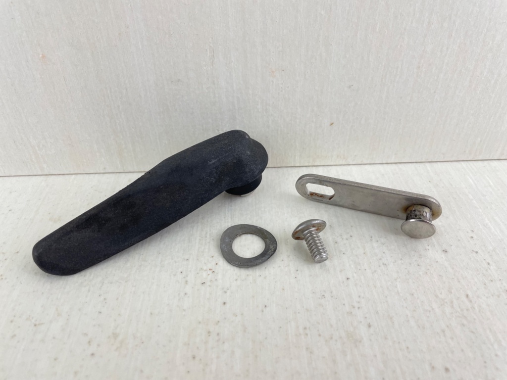 Evinrude Etec 40 50 60 75 90 2 Stroke Cowling Latch Handle 5005291