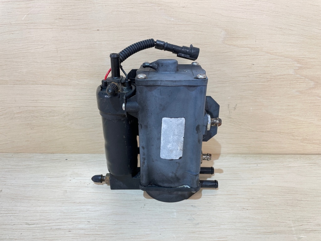 2007 Evinrude Etec 200HP Outboard Fuel Pump VST Vapor Separator Tank 5006063