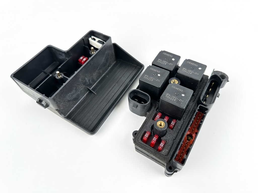 Johnson Evinrude Ficht Power Distribution Panel Fuse Block With Cover 0586754