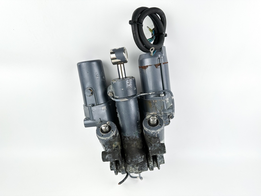 2001 Yamaha 225 HP 2 Stroke Outboard Power Trim Tilt Unit 61A-43800-25-4D - Repair