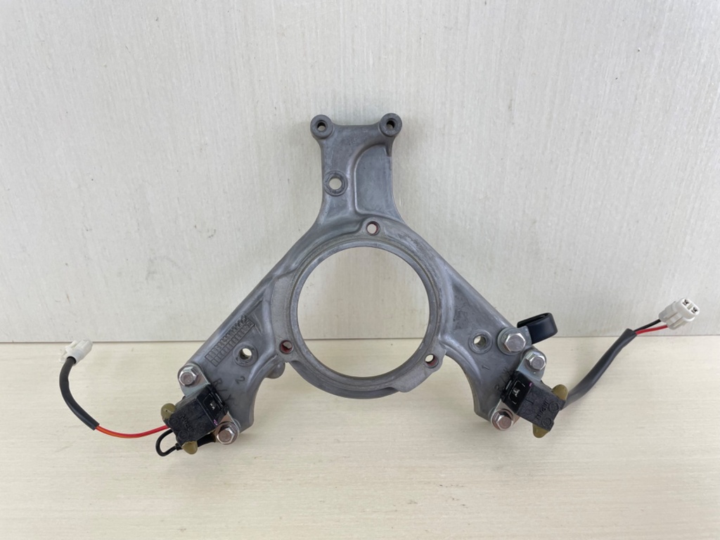 Mercury 25 30 HP 4 Stroke Outboard Coil Pulser Assembly 898101146