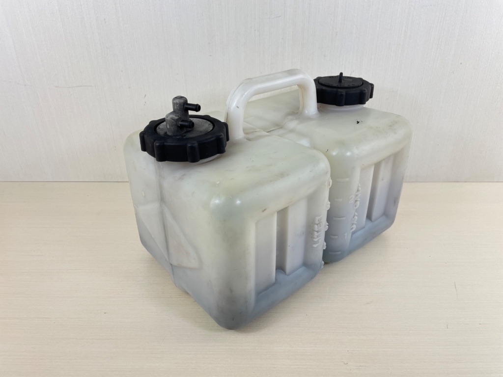 8742A22 Mercury Optimax Two 2 Stroke Outboard Remote Oil Tank Resevoir 3 Gallon
