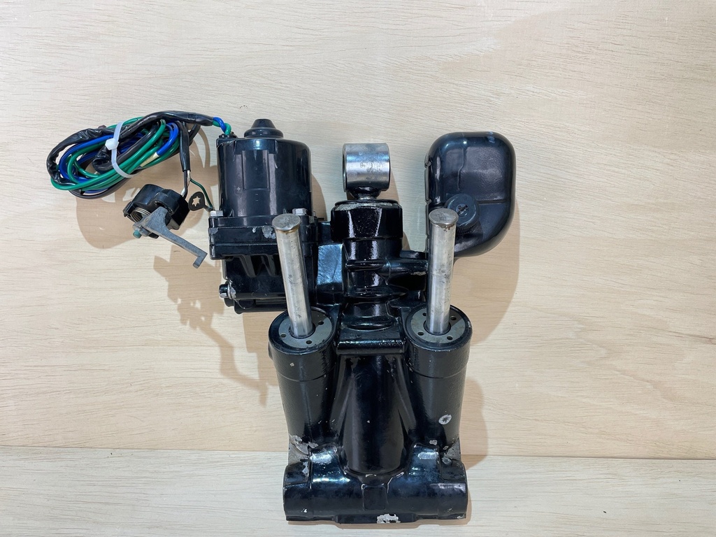 OMC Johnson Evinrude Hydraulic Power Trim And Tilt Assembly 60HP - 300HP