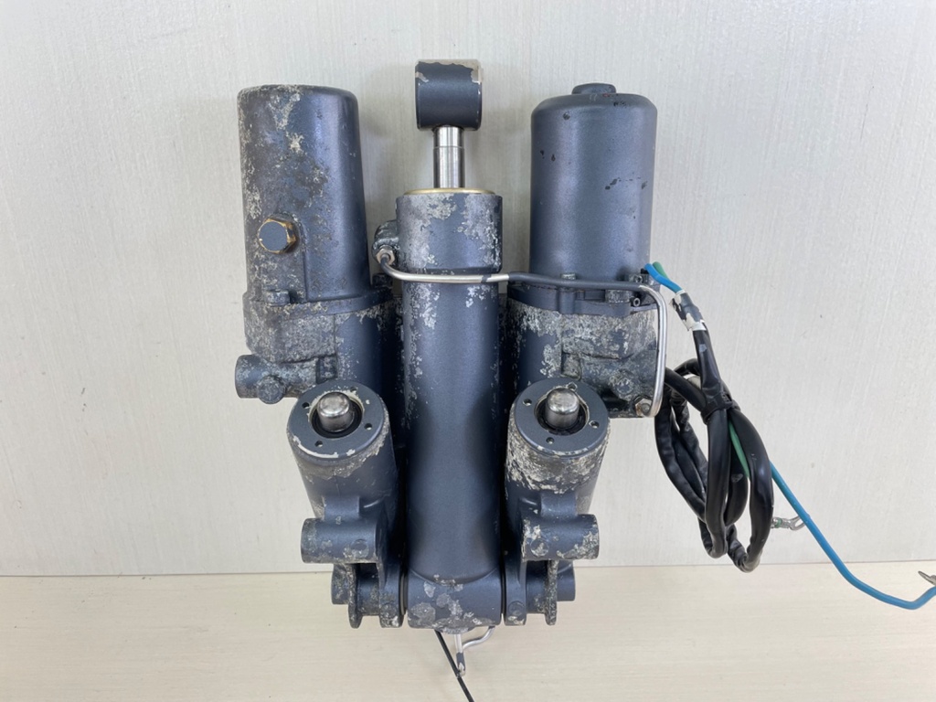 2002-18 Yamaha 200 225 250 300 HP 4 Stroke Outboard Power Trim Tilt Unit