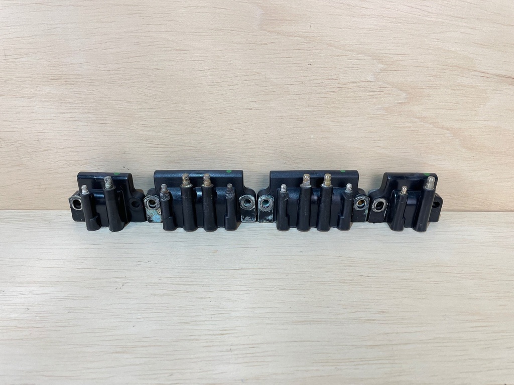 2000 Evinrude Ocean Pro 225HP Ignition Coil Set of 4 0586533 0586528