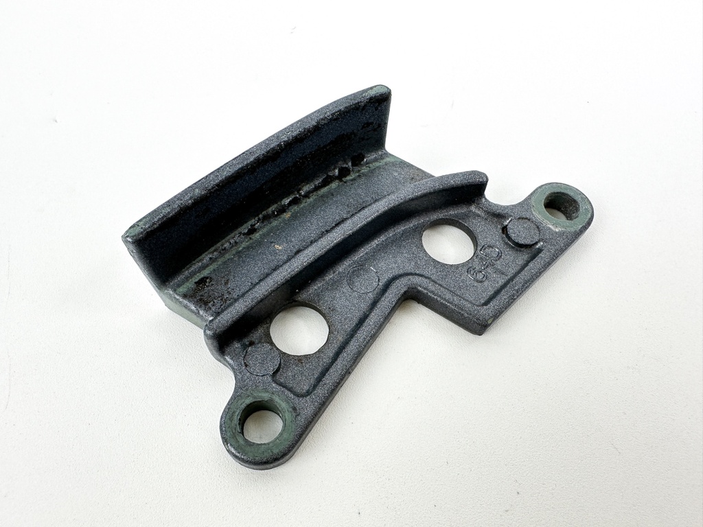 2005 Yamaha 150 HP 2 Stroke Outboard Cable Cover Plate 64D-42738-00-5B OEM