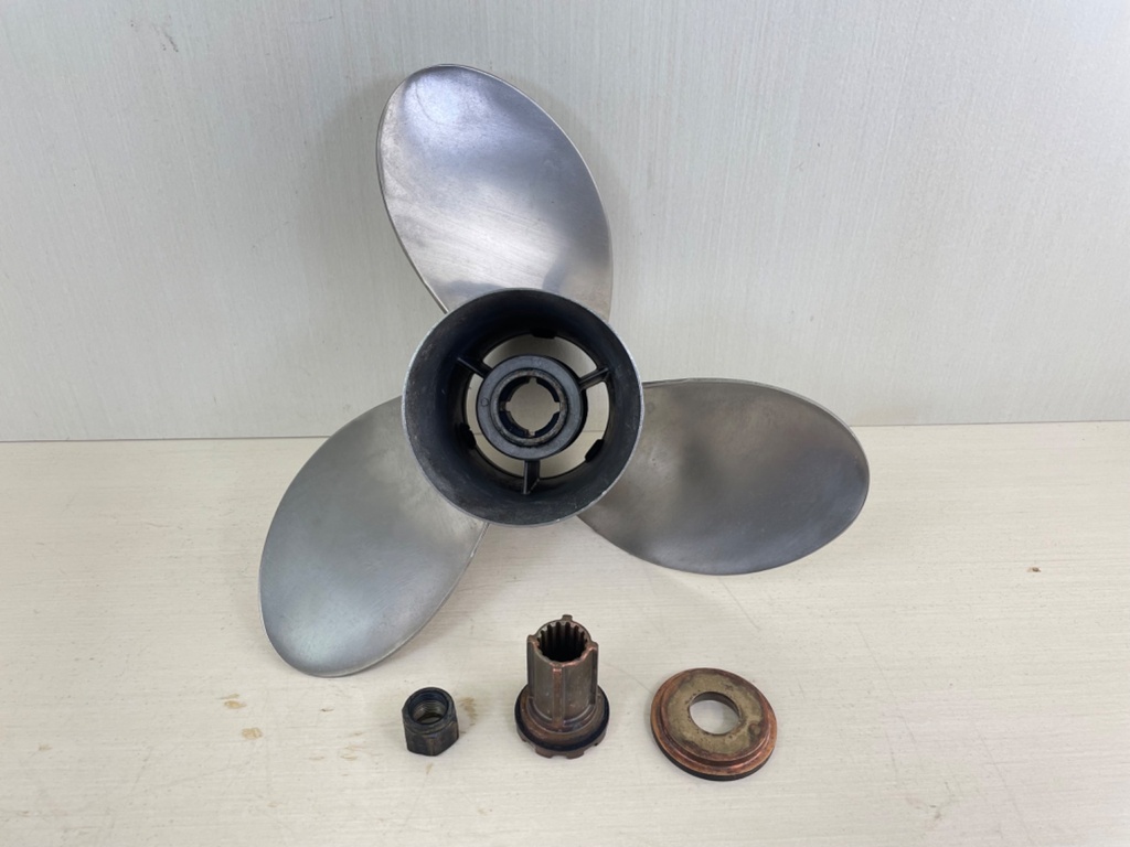 Mercury 48-18278A46 15 1/2 x 17 Propeller Outboard Engine Standard Rotation RH