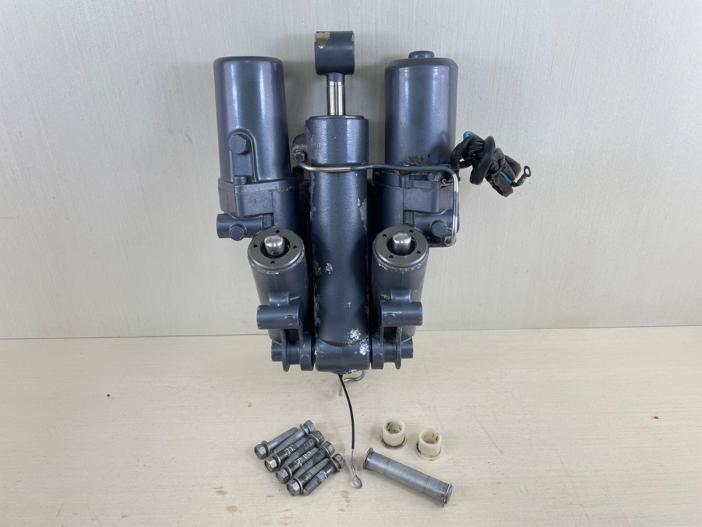 02-18 Yamaha 200 225 250 300 HP 4 Stroke Outboard Power Trim Tilt Unit - Used