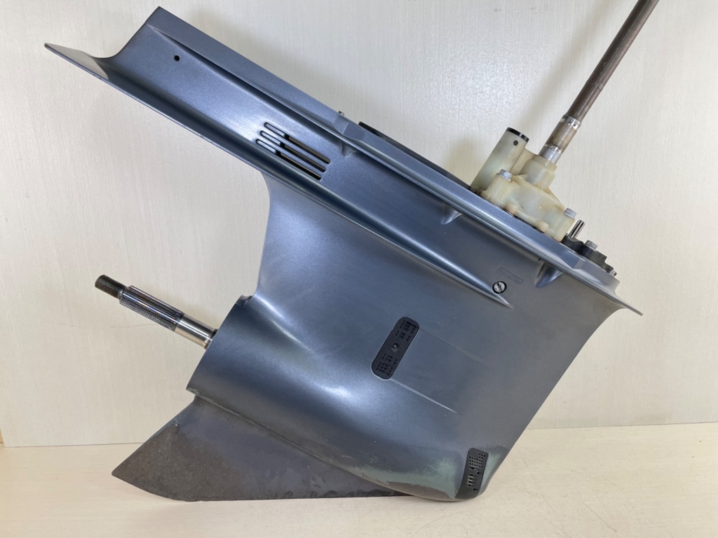 Yamaha 250HP F250 3.3L 25" Shaft Lower Unit Gear Case RH Standard Rotation