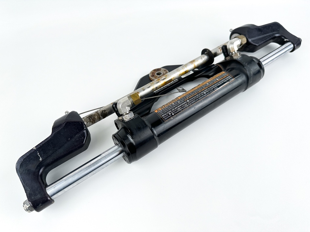 Seastar HC5345-3 Front Mount Pivoting Outboard Hydraulic Steering Cylinder