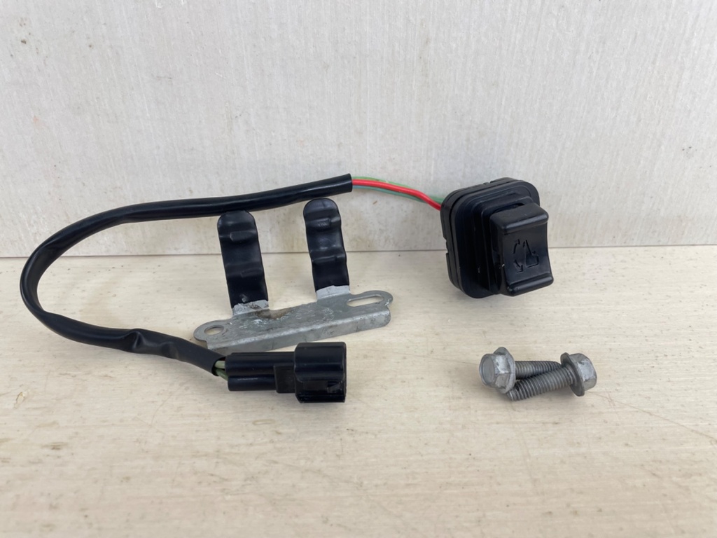 2006 Yamaha 225HP 4 Stroke Outboard Trim & Tilt Switch Assembly 69J-82563-01-00