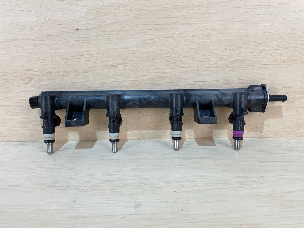 2006 Mercury 90HP Outboard Engine Fuel Injector Set Of 4 With Rail 8M0006027