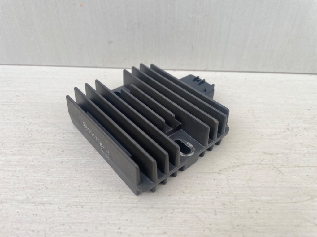 2007 Yamaha 115HP 4 Stroke Outboard Rectifier & Regulator Assembly 68V-81960-10-00