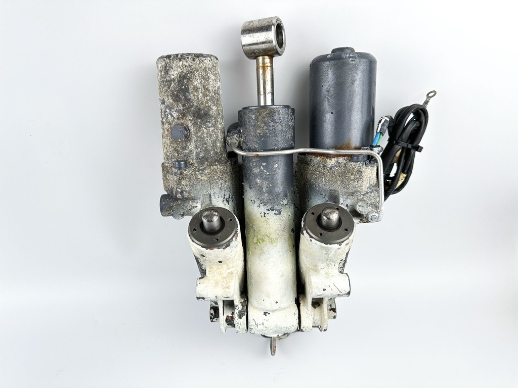 02-18 Yamaha 200 225 250 300 HP 4 Stroke Outboard Power Trim Tilt Unit - Used