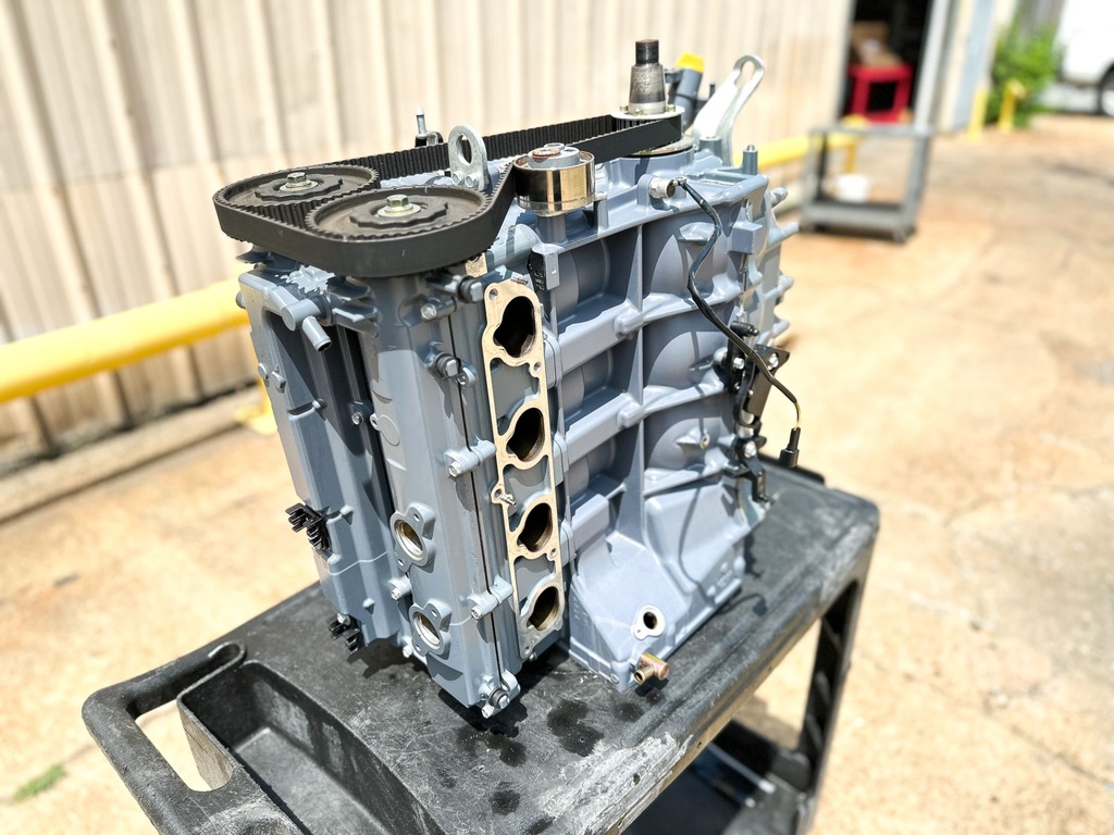 2004 Yamaha 150 HP 4 Stroke Outboard Powerhead 63P-W009B-00-1S OEM