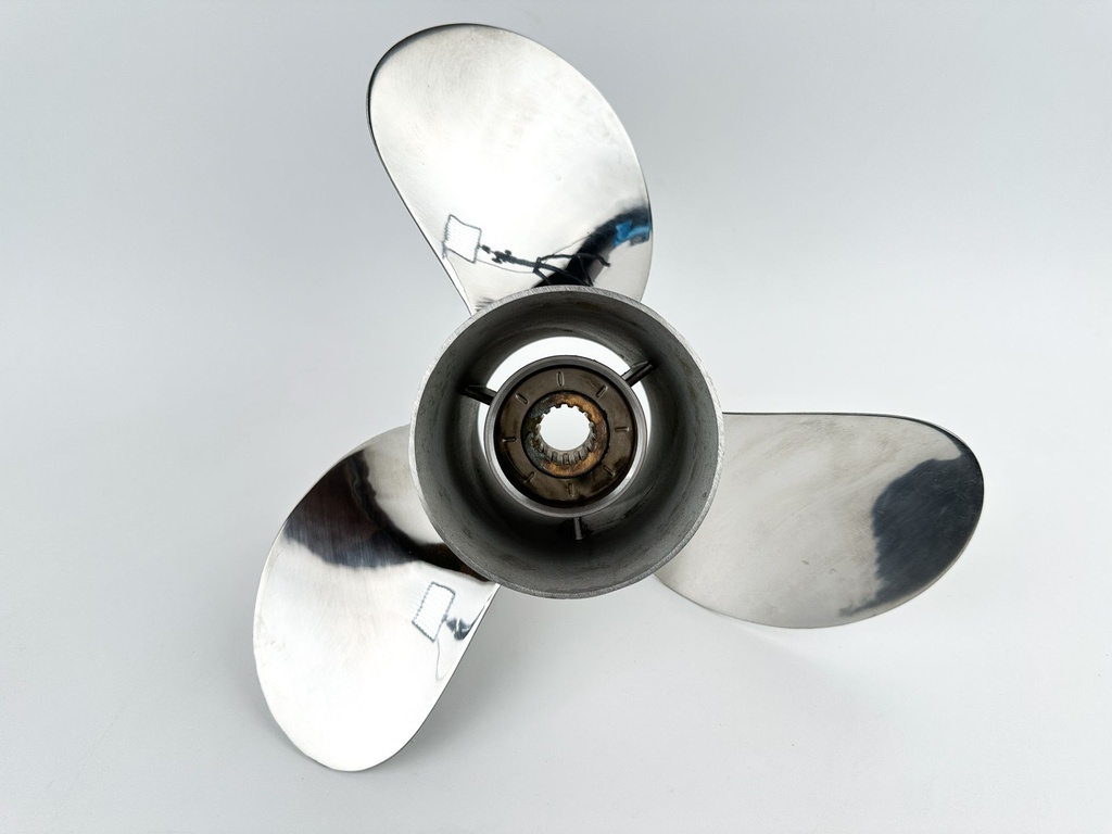 Yamaha 3 Blade Stainless Steel Propeller 13 1/4" X 17P RH Standard Rotation
