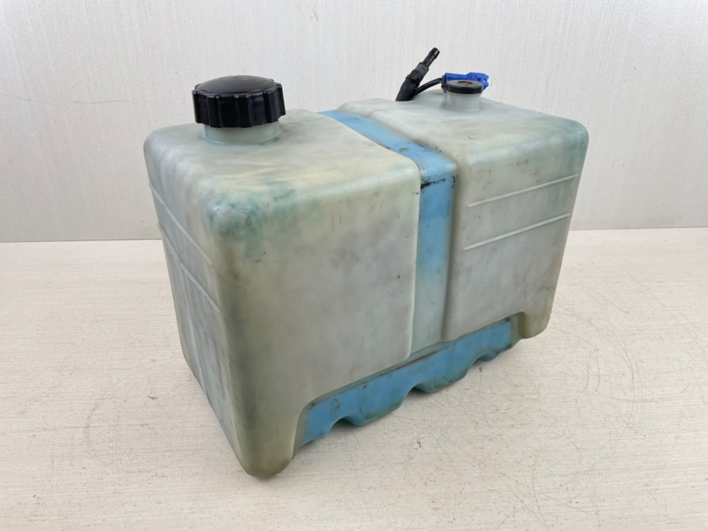 Yamaha Outboard 2 Stroke Remote Oil Tank & Pump With Sensor 2.8 Gallons