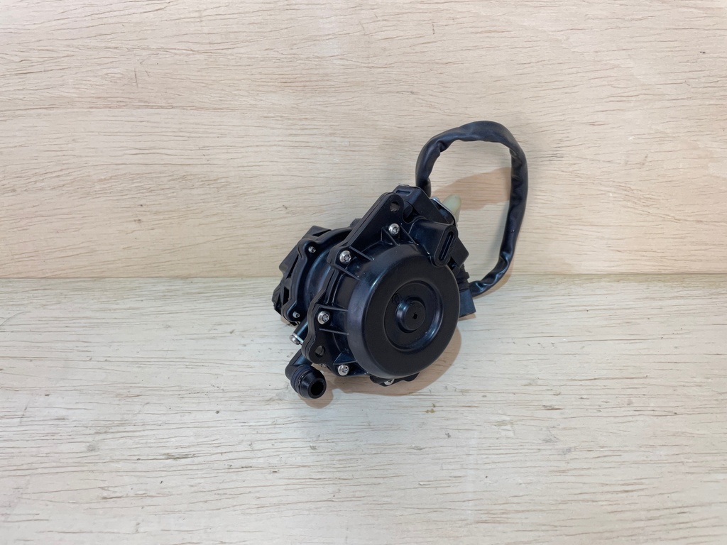 2004 Johnson 115HP Outboard Engine Fuel Pump Assembly 5004558