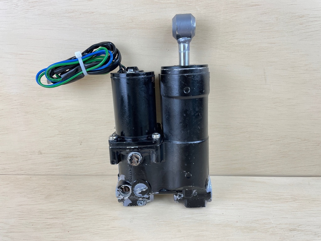 Johnson Evinrude 40HP 50 HP Power Trim & Tilt Unit 0438135 0435903