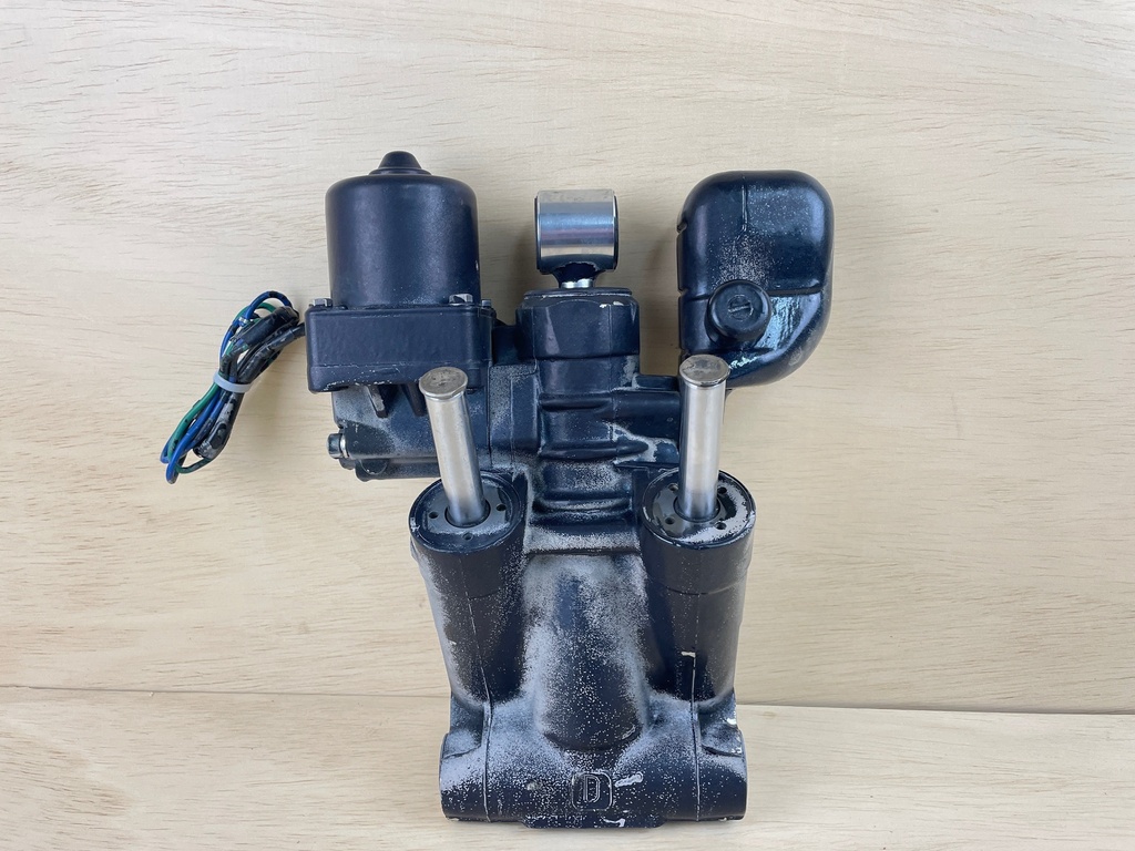 1995 Johnson 60HP Outboard Engine Power Trim & Tilt Assembly 0434395