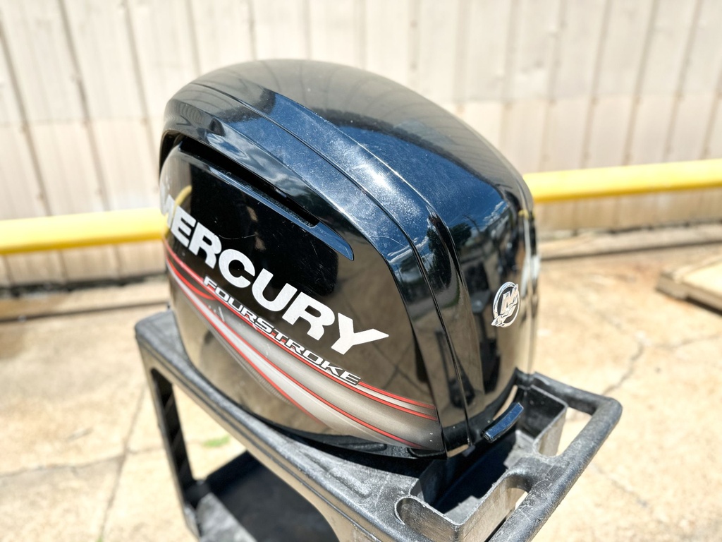 2018 Mercury 115 HP 4 Stroke Outboard Top Cowling 8M0087994 OEM