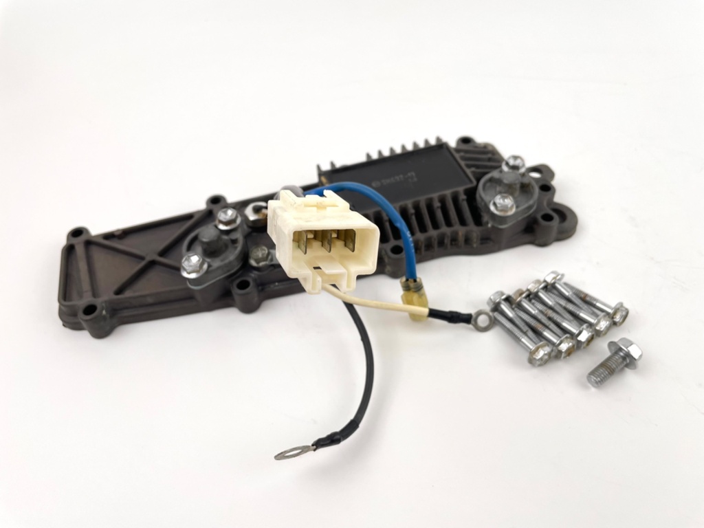 2001 Suzuki 90 115 140 HP 4 Stroke Outboard Rectifier & Regulator 32800-90J00 OEM