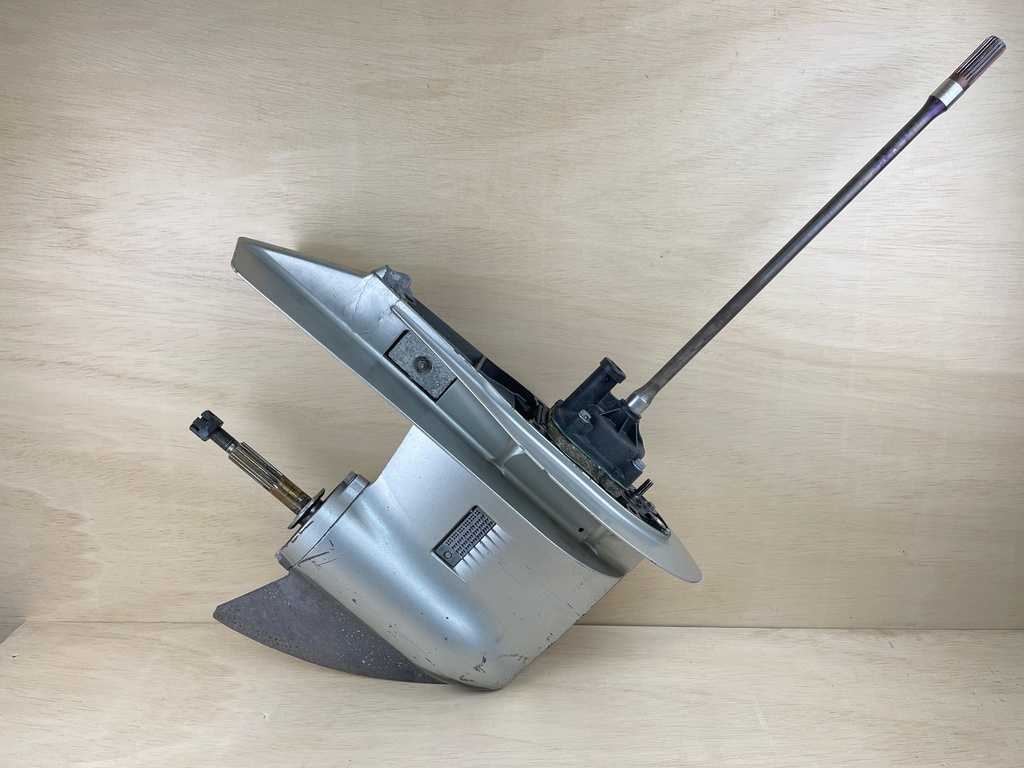 2001 Honda 90HP Outboard 20" Lower Unit Gear Case - Small Crack