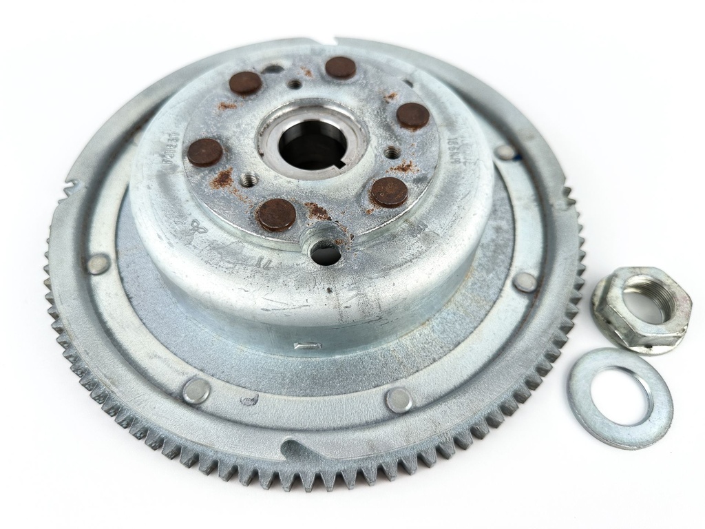 2011 Yamaha 115 HP 4 Stroke Outboard Flywheel Rotor 68V-81450-00-00 OEM