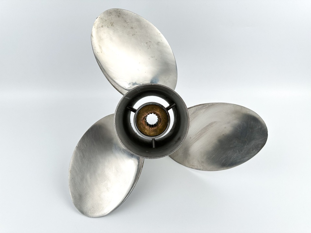 Suzuki Outboard Prop Propeller 3 Blade RH Standard 15 1/2 x 17P