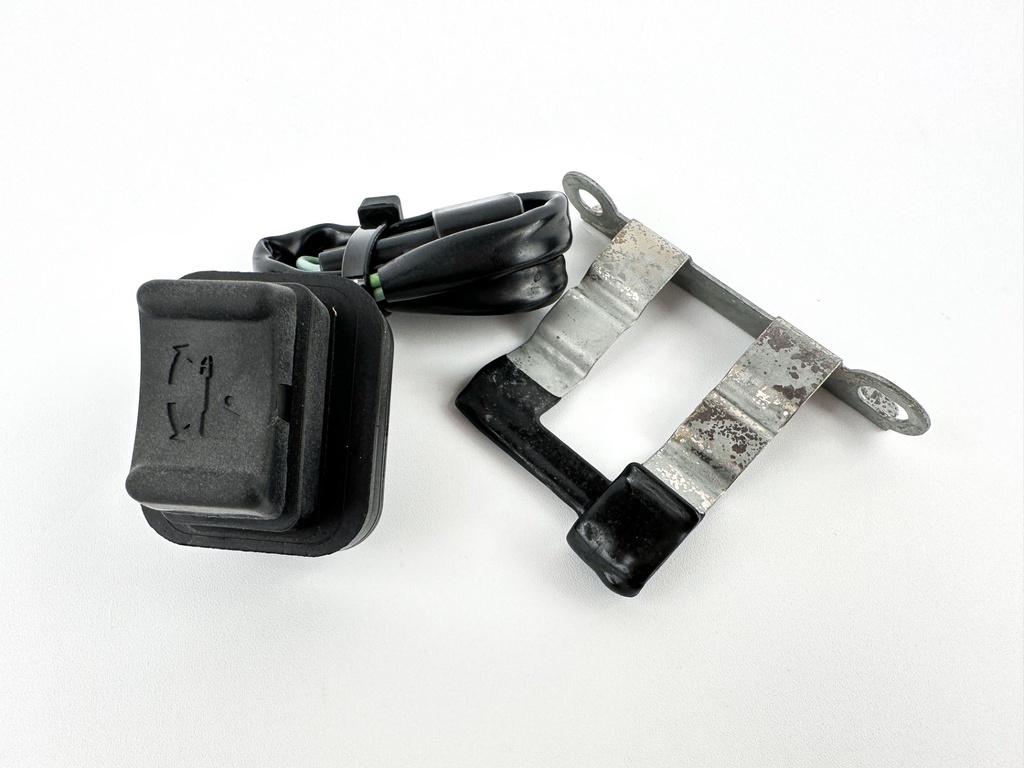 2007 Yamaha 150 HP 4 Stroke Outboard Trim Switch 69J-82563-00-00 OEM