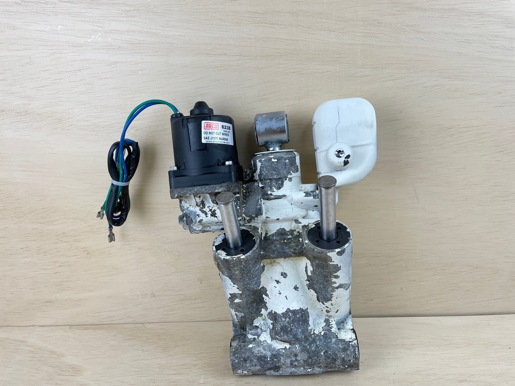 1997 Johnson 115HP Outboard Engine Power Trim & Tilt Assembly 0434395