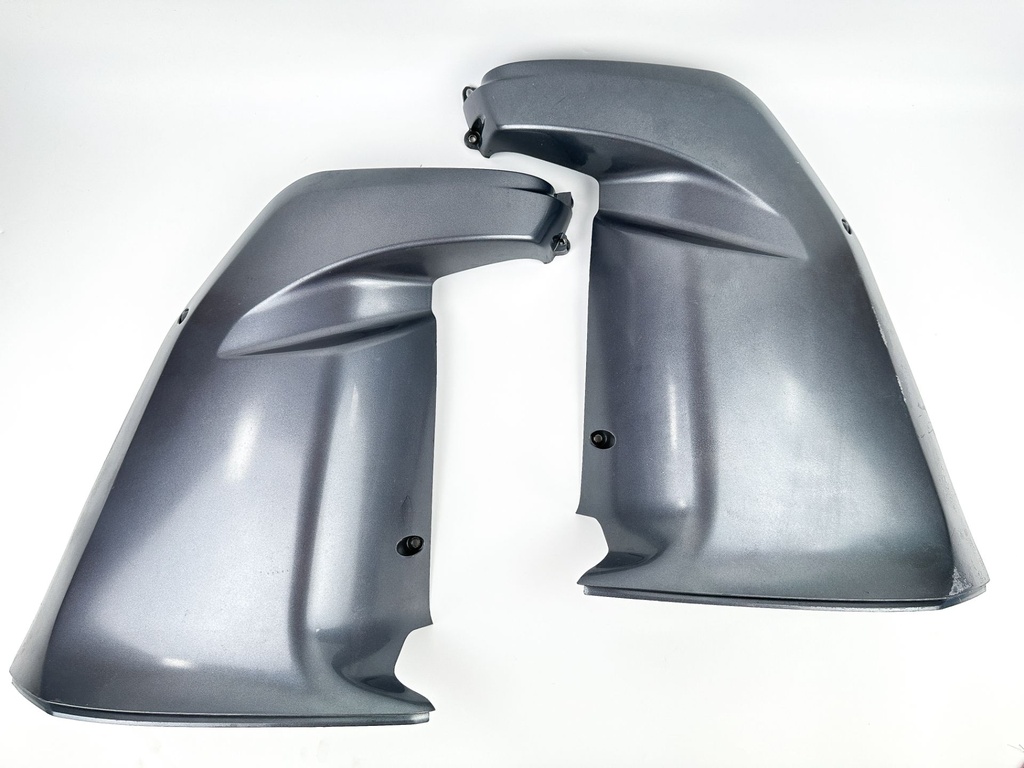 2004 Yamaha 225 HP 4 Stroke Outboard Lower Apron Cover 69J-42741-00-8D OEM