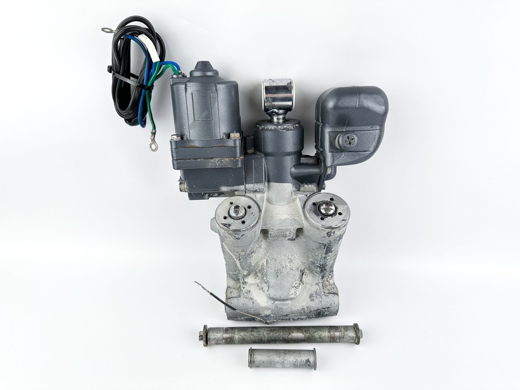 2002 Yamaha 200 HP 2 Stroke Outboard Power Trim Tilt Unit 68F-43800-00-4D OEM