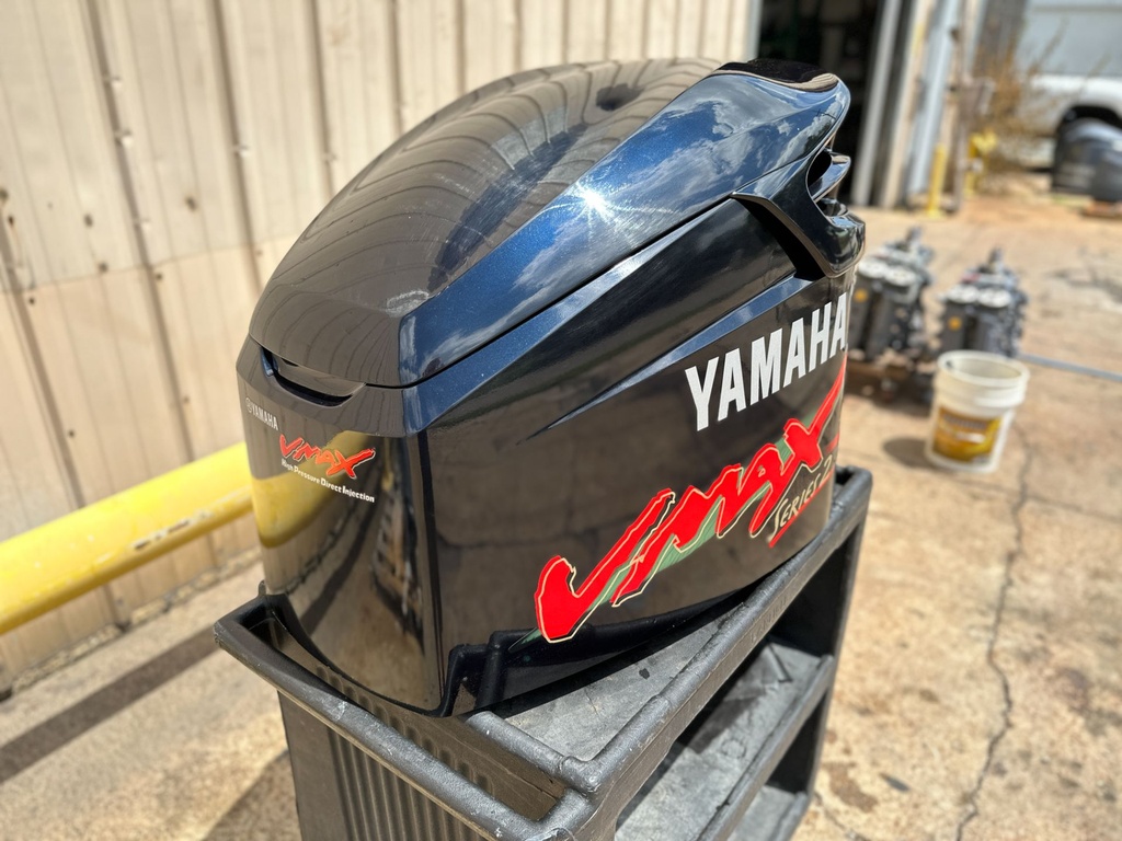 2009 Yamaha 225 HP 2 Stroke Outboard Top Cowling 60Y-42610-01-NA OEM