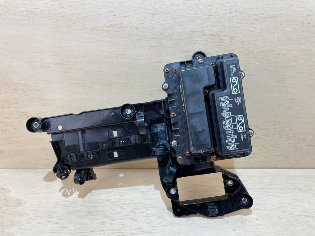 2015 Yamaha 250HP Outboard Engine Fuse Box Assembly 6CE-82170-00-00