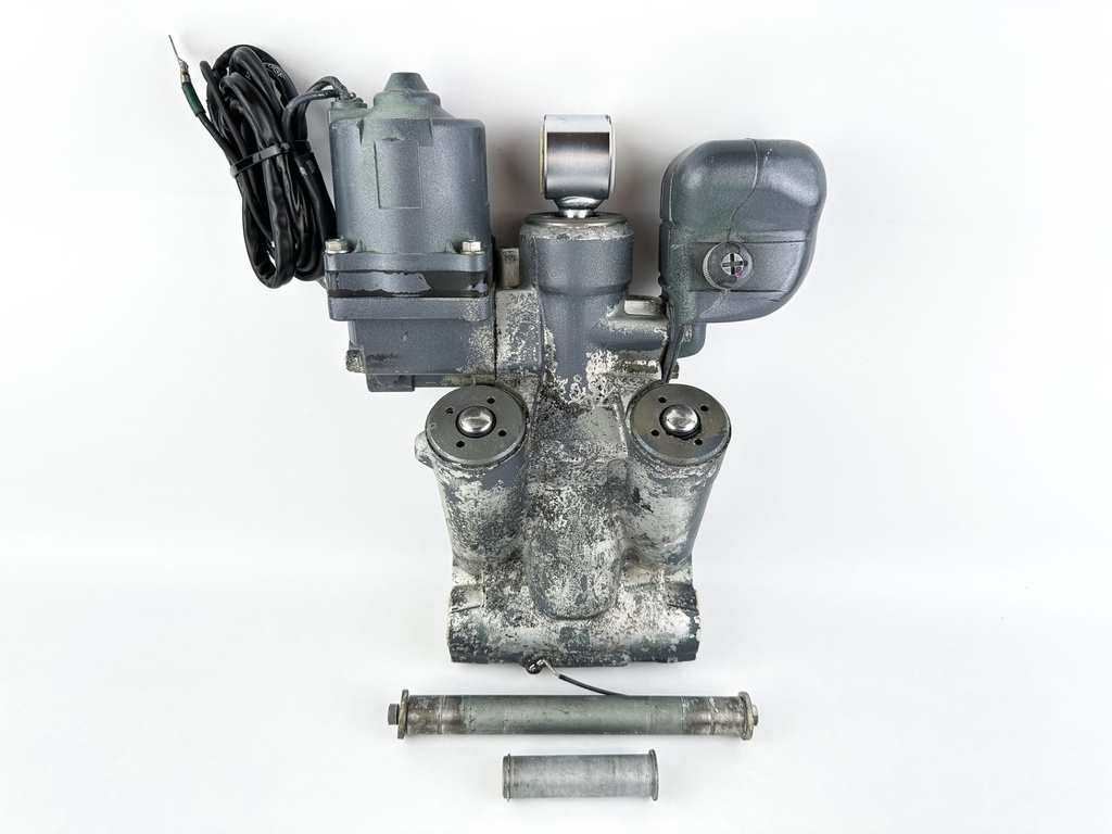 2007 Yamaha 150 HP 4 Stroke Outboard Power Trim Tilt Unit 63P-43800-02-4D OEM
