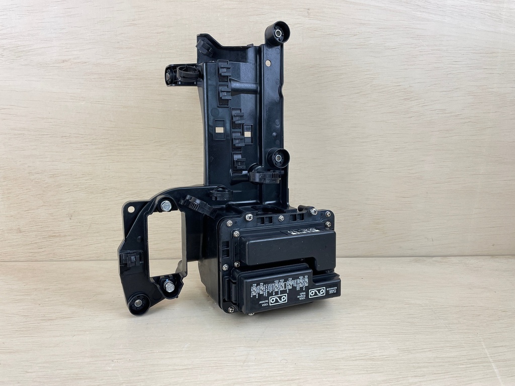 Yamaha 250HP Outboard Engine Fuse Box Assembly 6CE-82170-00-00