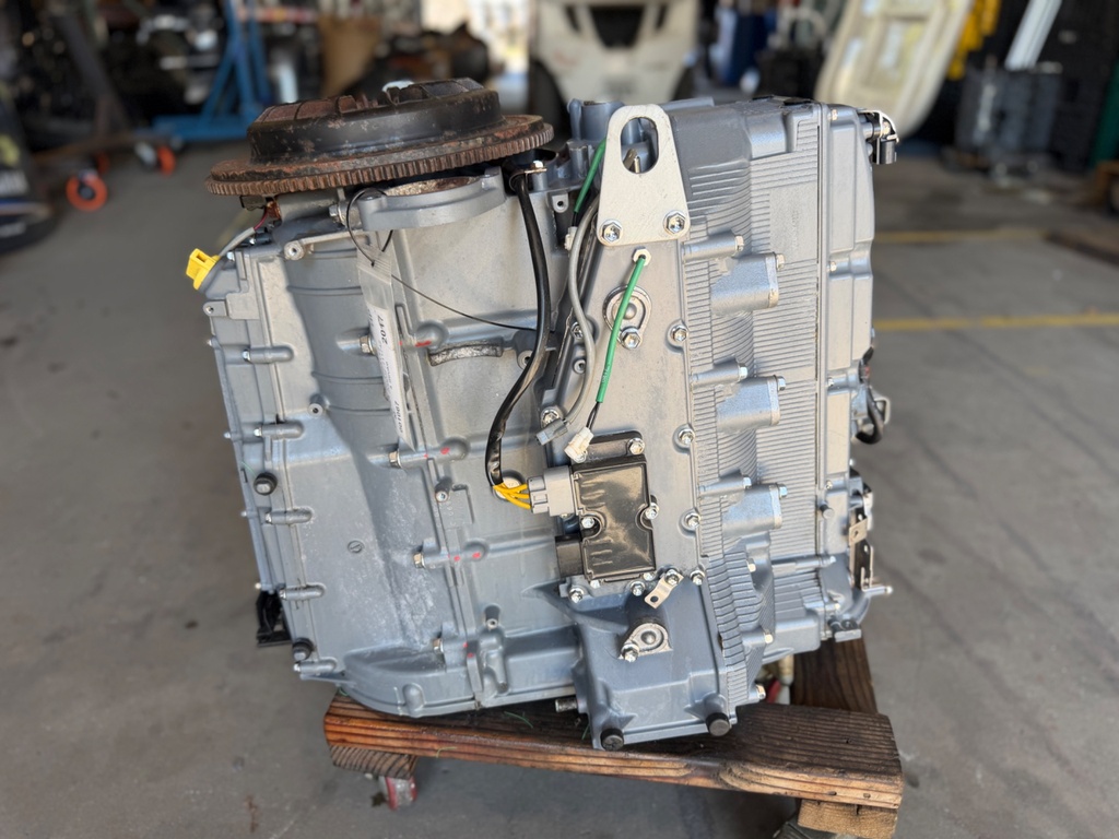 2017 Suzuki DF200 200HP 4 Stroke Outboard Powerhead - Good Compression