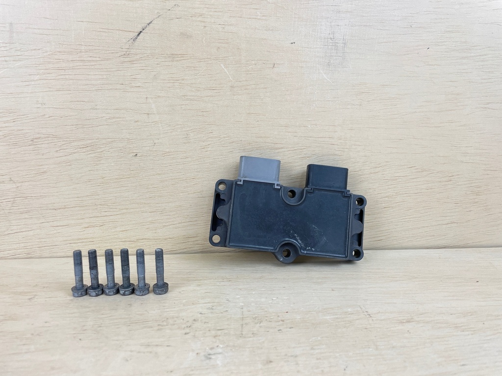 2005 Yamaha 150HP Outboard Engine Rectifier & Regulator Assembly 63P-81960-00-00