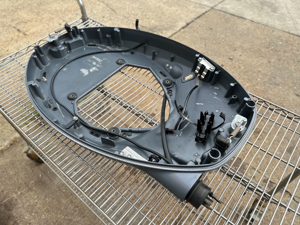 2019 Yamaha 115 HP 4 Stroke Outboard Bottom Cowling Pan 6EK-42710-01-00 OEM