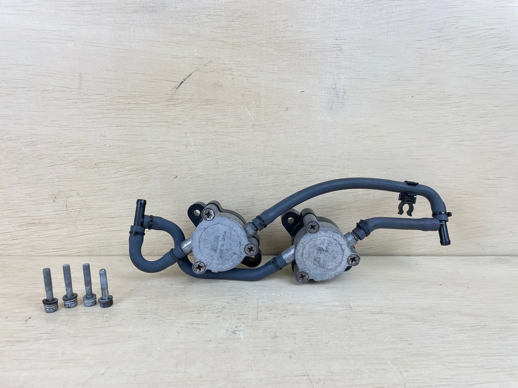 2005 Yamaha 150HP 4 Stroke Fuel Pump Assembly Pair 63P-24410-00-00