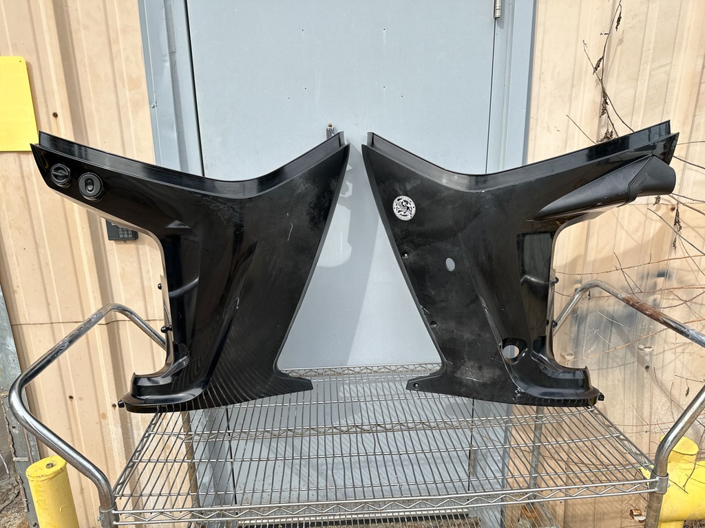 2016 Mercury 90 HP 4 Stroke Outboard Lower Apron Cover 8M0088280 OEM