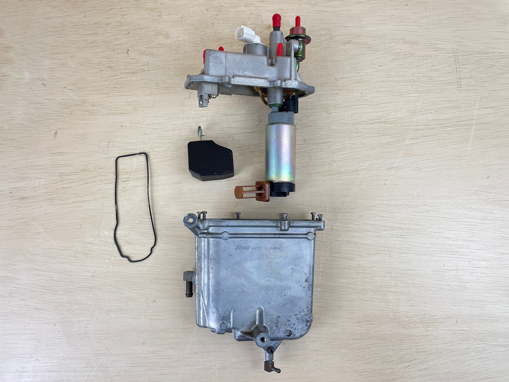 2005 Yamaha 150HP Outboard Fuel Float Chamber Assembly VST 63P-14180-00-00