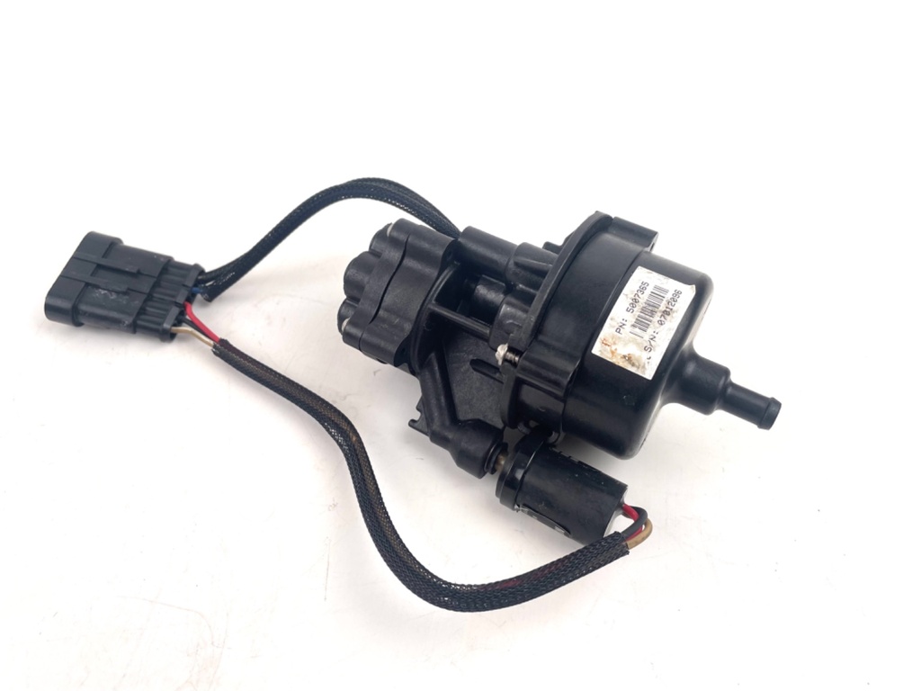 2007 Evinrude 250 HP 2 Stroke Outboard Oil Pump 5007306 OEM