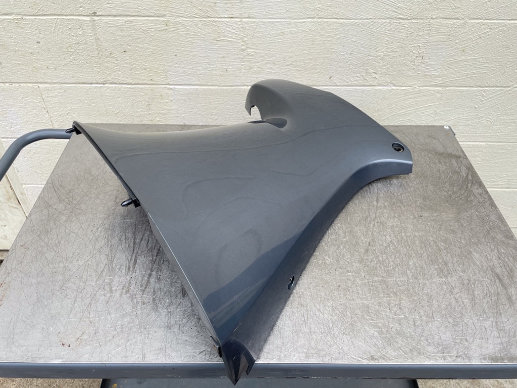 2017 Yamaha 200 HP 4 Stroke Outboard Lower Apron Cowling Starboard 6DA-42770-00-00 OEM