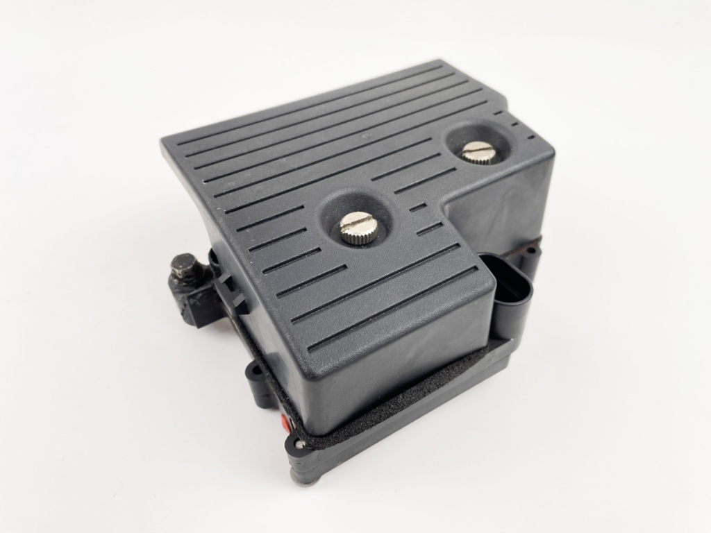 Johnson Evinrude Ficht Power Distribution Panel Fuse Block With Cover 0586754